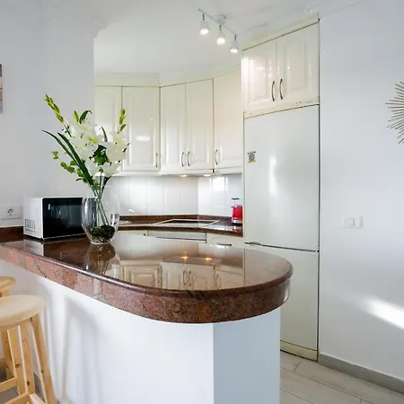 603c Beautiful Apartment, 6th Floor, Wifi * ロスクリスティアーノス